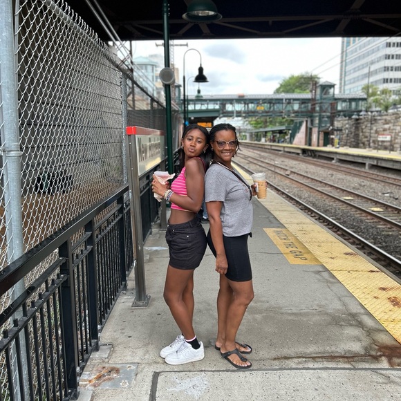 Meet your Posher, Trudes - Picture 2 of 6